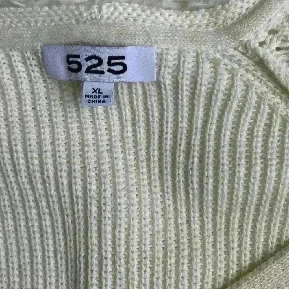 525 Women’s cream color sweater with crocheted poet sleeves. Size XL. - Picture 4 of 7